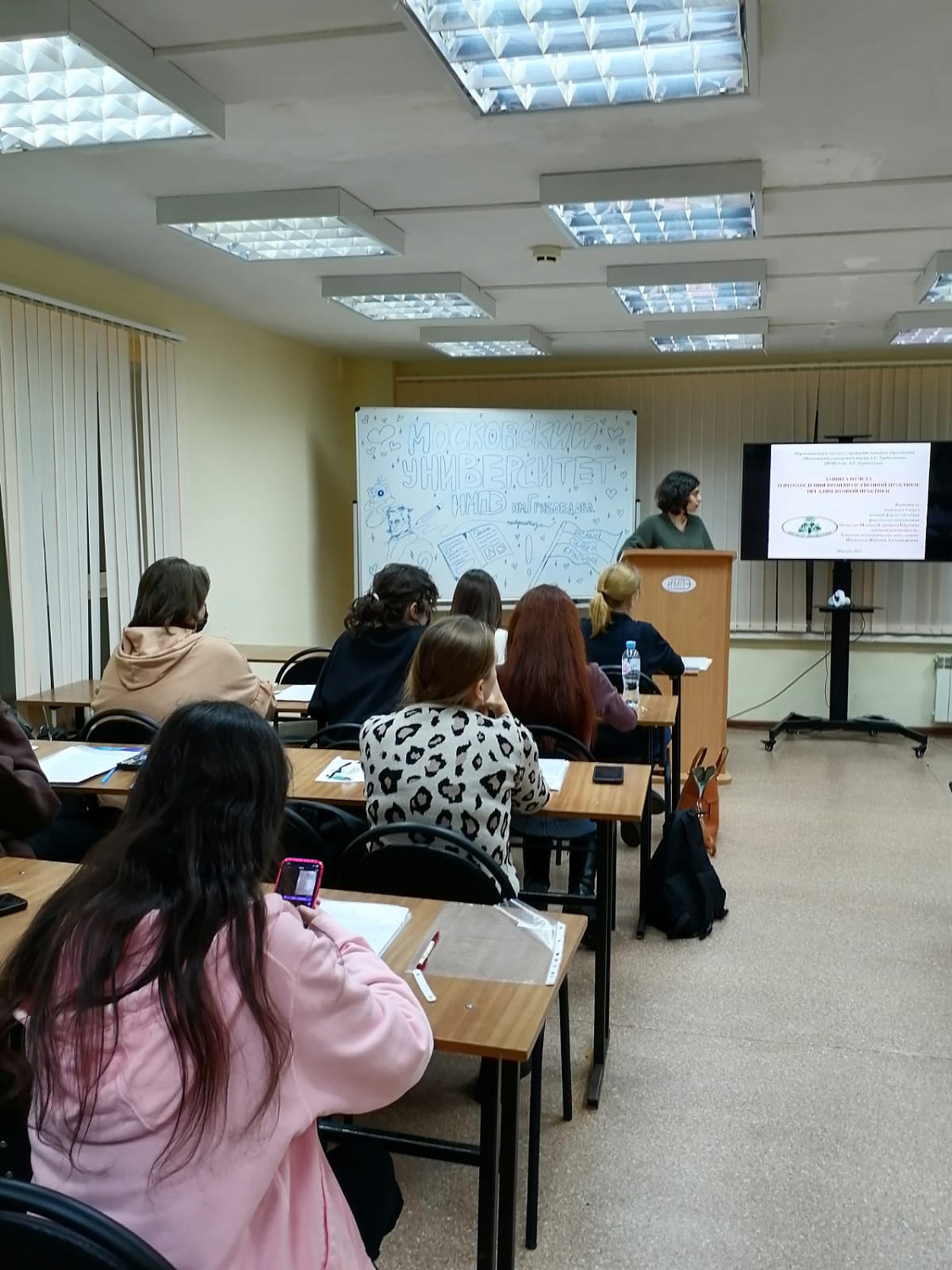 Студенты факультета лингвистики защитили отчеты по преддипломной практике